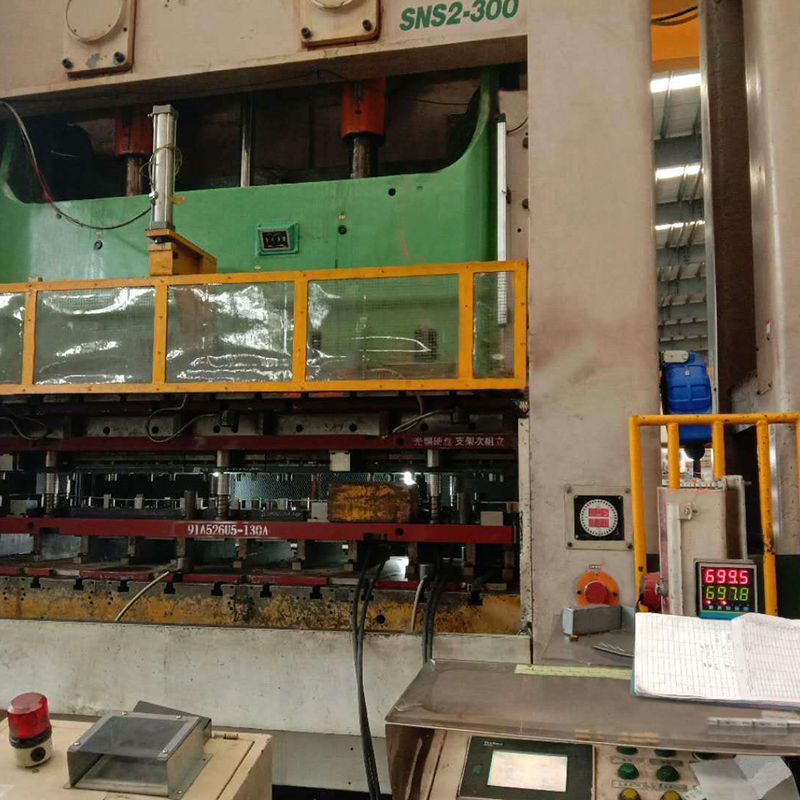 HLC拉桿式位移傳感器用于大型沖床位移測(cè)量